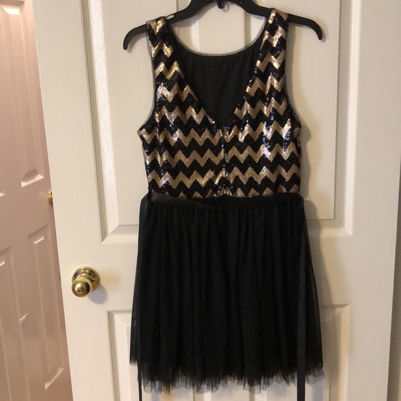 Homecoming/Prom Dress - Picture 4 of 5